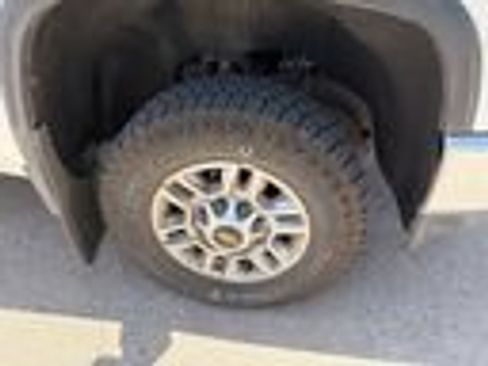 Used 2023 Chevrolet Silverado 2500 LT w/ Convenience Package AWD/4WD image 7