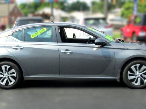 Used 2021 Nissan Altima 2.5 S image 4