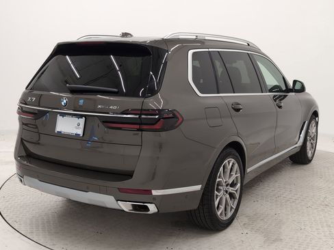 Used 2026 BMW X7 xDrive40i AWD/4WD image 9