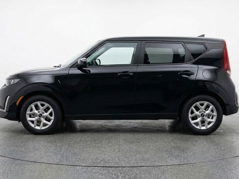 Used 2025 Kia Soul LX w/ LX Technology Package FWD image 5