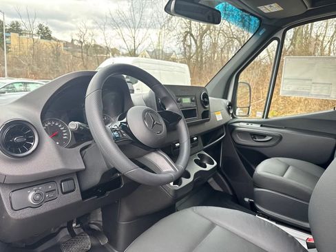 New 2025 Mercedes-Benz Sprinter 2500 image 12