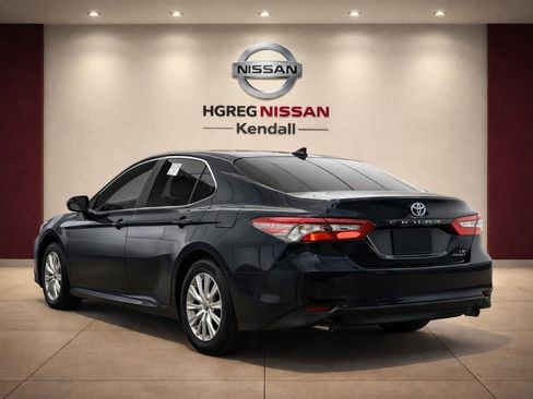 Used 2021 Toyota Camry LE image 4