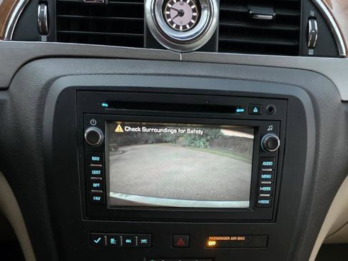 Used 2009 Buick Enclave CXL w/ Entertainment Package #3 image 23