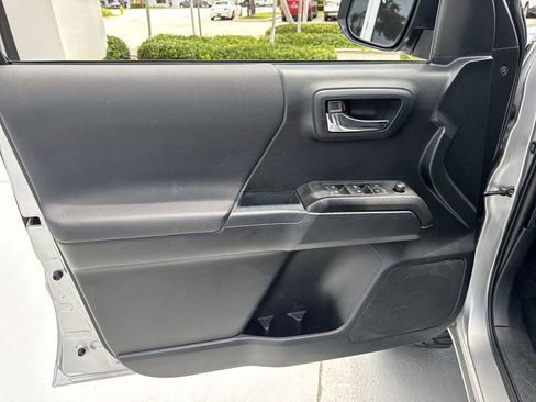 Used 2017 Toyota Tacoma TRD Sport w/ Tow Package RWD image 37