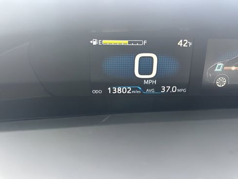 Used 2022 Toyota Prius XLE image 23