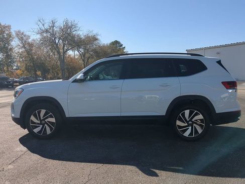 Used 2025 Volkswagen Atlas SE image 8