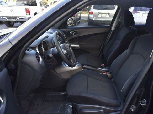 Used 2011 Nissan Juke S image 10