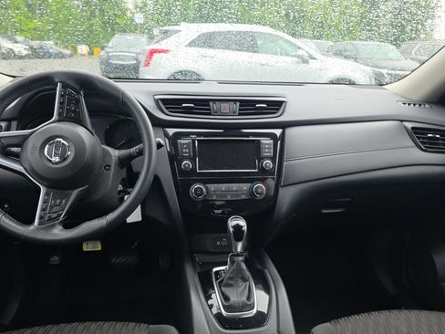 Used 2019 Nissan Rogue S w/ Special Edition Package FWD image 6