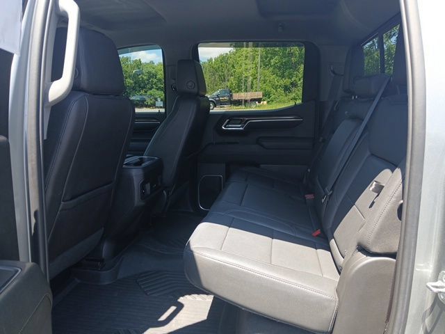 Used 2023 Chevrolet Silverado 1500 RST AWD/4WD image 15