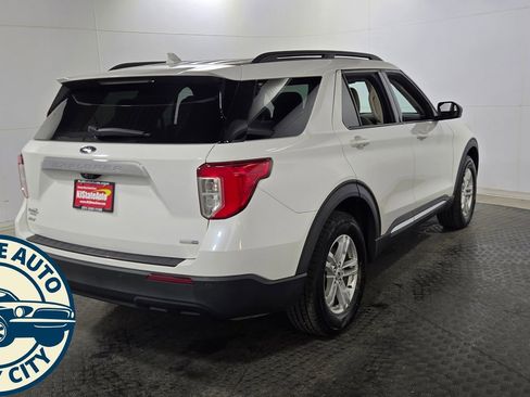Used 2020 Ford Explorer XLT w/ Comfort Package AWD/4WD image 7