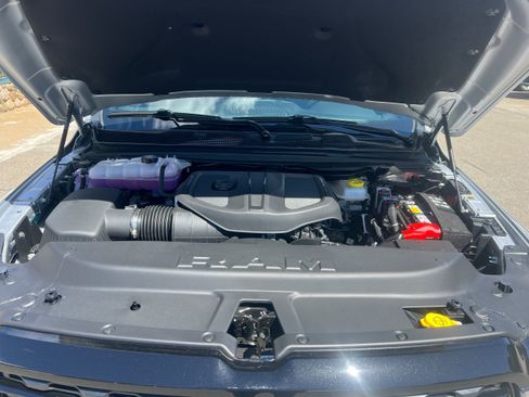 New 2026 RAM 1500 Express AWD/4WD image 19