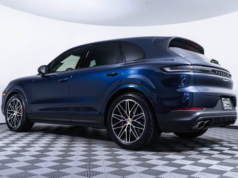 Certified 2024 Porsche Cayenne S AWD/4WD image 3