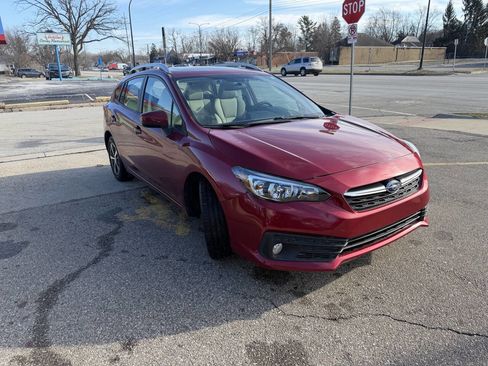 Used 2021 Subaru Impreza 2.0i Premium image 3