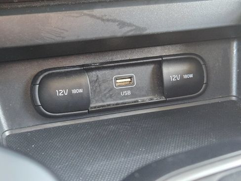 Used 2025 Kia Soul LX w/ LX Technology Package FWD image 22