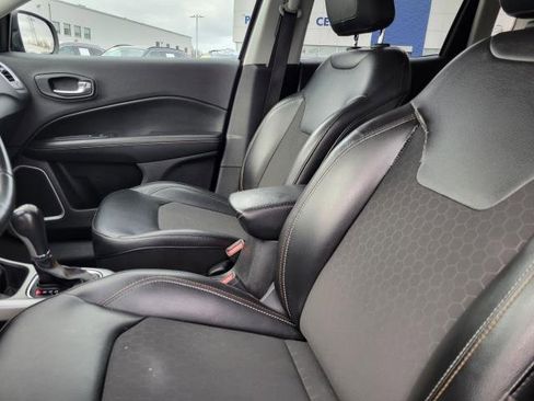 Used 2019 Jeep Compass Latitude image 19