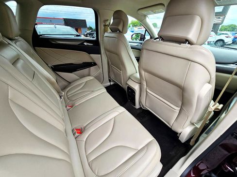 Used 2019 Lincoln MKC Premiere image 16