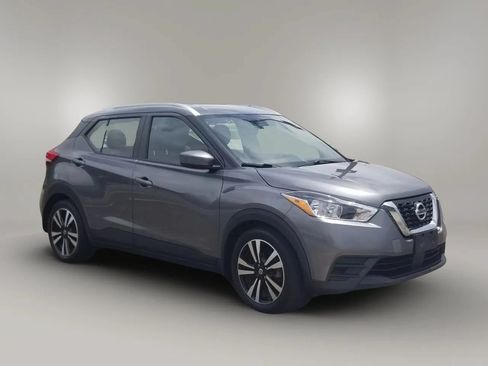 Used 2020 Nissan Kicks SV FWD image 4