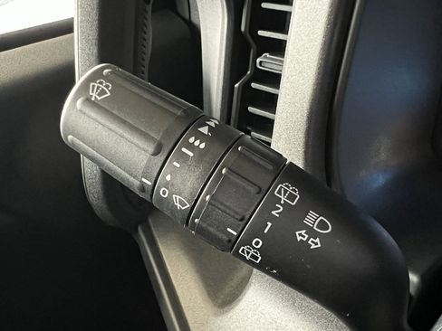 Used 2025 Ford Bronco 4-Door AWD/4WD image 35