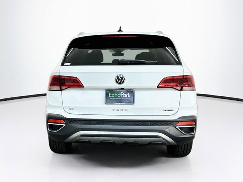 Used 2023 Volkswagen Taos SE w/ Panoramic Sunroof Package AWD/4WD image 7