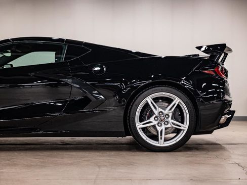 Used 2023 Chevrolet Corvette Stingray Coupe w/ Z51 Performance Package RWD image 23