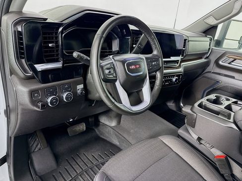 Used 2024 GMC Sierra 2500 SLE w/ SLE Value Package; AWD/4WD image 9