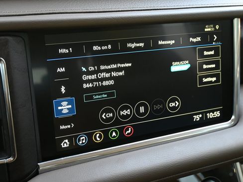 Used 2021 GMC Yukon XL Denali w/ Denali Premium Package AWD/4WD image 32