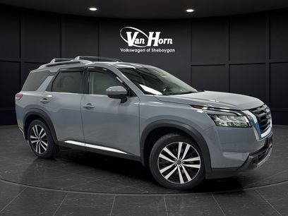 Used 2024 Nissan Pathfinder Platinum w/ Cargo Package