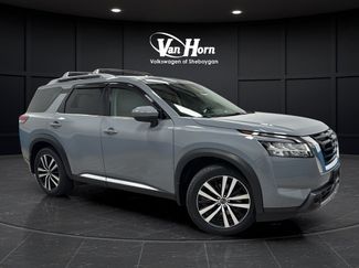 Used 2024 Nissan Pathfinder Platinum w/ Cargo Package AWD/4WD video 1
