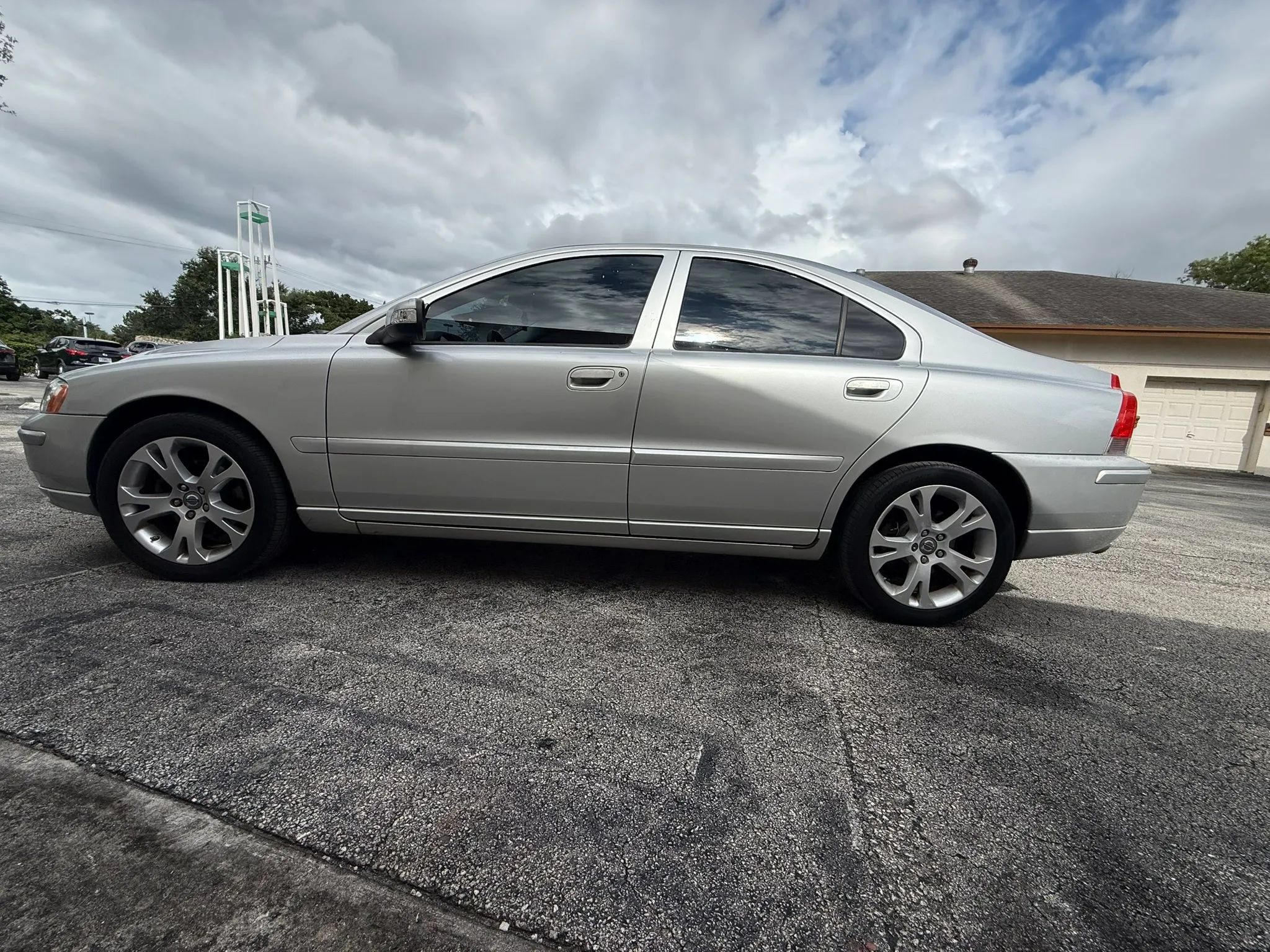 Used 2009 Volvo S60 2.5T FWD image 3