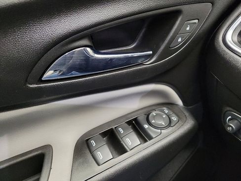 Used 2023 Chevrolet Equinox LS w/ LS Convenience Package image 27