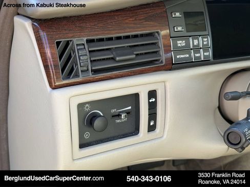 Used 1996 Cadillac De Ville Base image 23