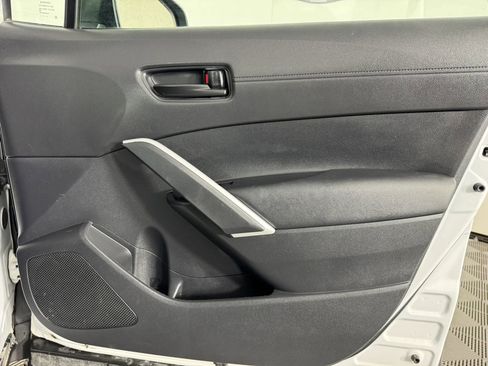 Used 2023 Toyota Corolla Cross LE image 39