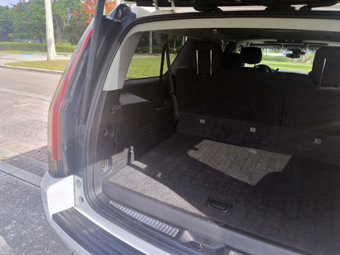Used 2018 Cadillac Escalade ESV Premium Luxury AWD/4WD image 54