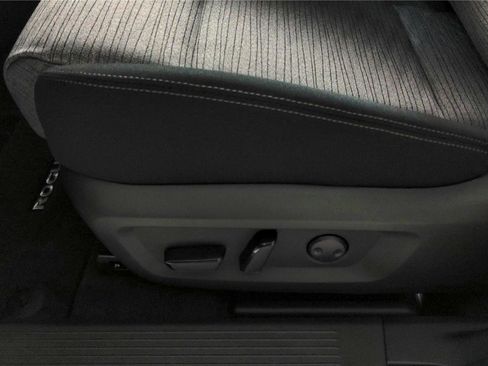 Certified 2023 Nissan Rogue SV image 18