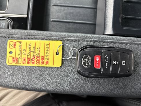 Certified 2025 Toyota Tundra Limited w/ TRD Off-Road Package image 18