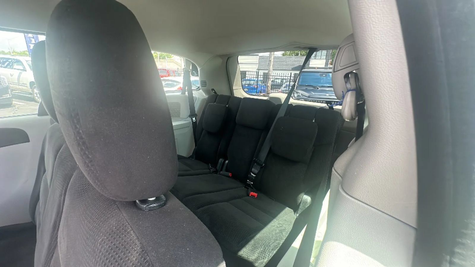 Used 2014 Dodge Grand Caravan American Value Package FWD image 27