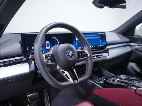 Used 2024 BMW i5 eDrive40i w/ M Sport Package image 6