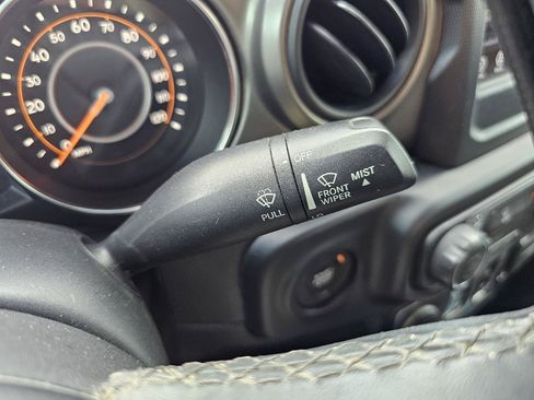 Used 2019 Jeep Wrangler Sport AWD/4WD image 36
