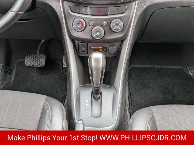 Used 2022 Chevrolet Trax LT w/ Driver Confidence Package AWD/4WD image 18