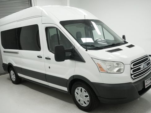 Used 2015 Ford Transit 350 XLT RWD image 2