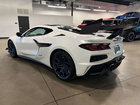 Used 2026 Chevrolet Corvette ZR1 w/ ZR1 Carbon Fiber Aero Package RWD image 5
