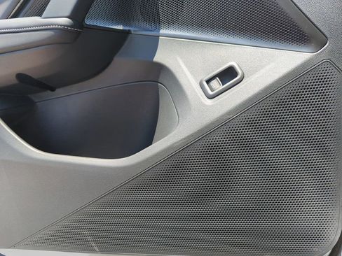 New 2026 Volkswagen Tiguan SE FWD image 29