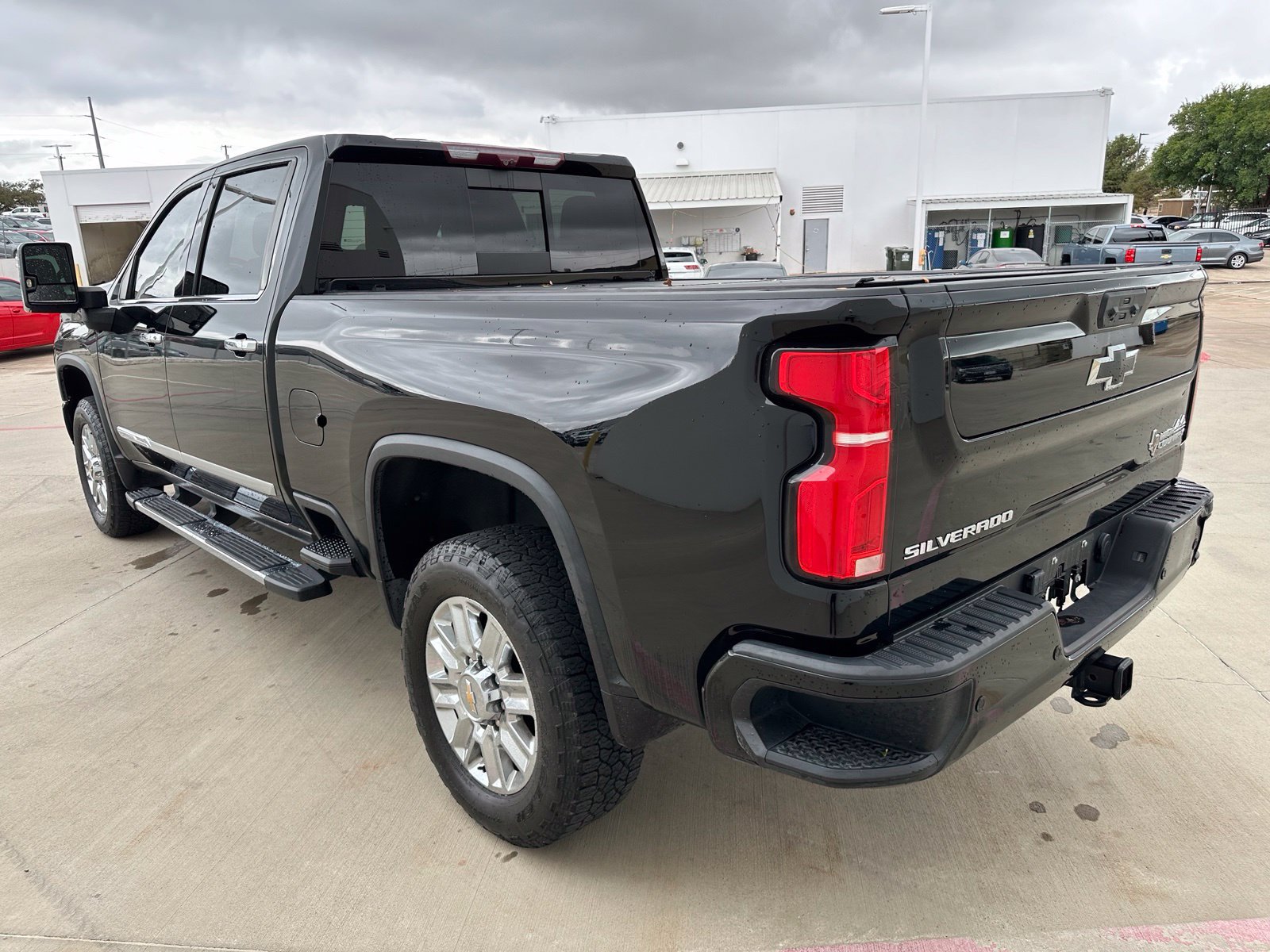 Used 2024 Chevrolet Silverado 2500 High Country w/ High Country Premium Package AWD/4WD image 5