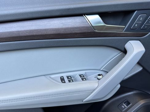 Used 2022 Audi Q5 2.0T Premium Plus w/ Premium Plus Package image 11