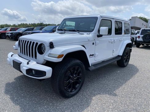Used 2023 Jeep Wrangler Unlimited Sahara AWD/4WD image 8