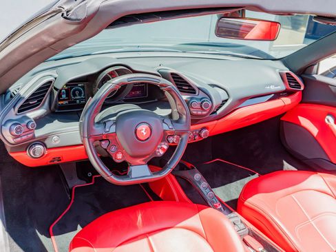 Used 2018 Ferrari 488 Spider RWD image 15