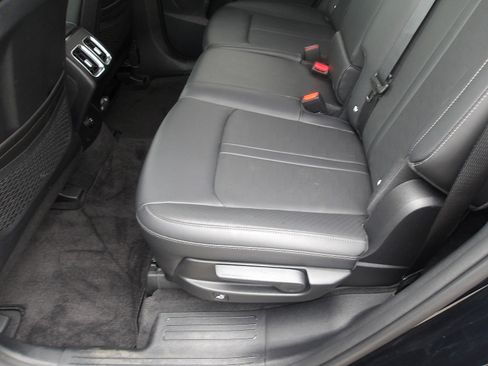 Used 2025 Kia Sorento S w/ Panoramic Sunroof Package AWD/4WD image 12