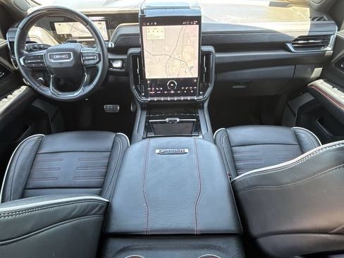Used 2025 GMC Yukon AT4 Ultimate AWD/4WD image 13