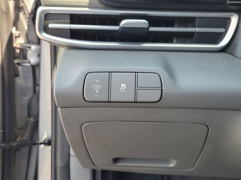 Used 2025 Hyundai Elantra SEL FWD image 25