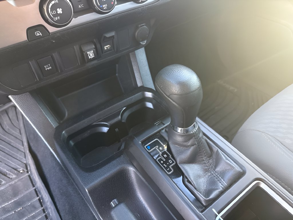 Used 2020 Toyota Tacoma SR5 RWD image 13